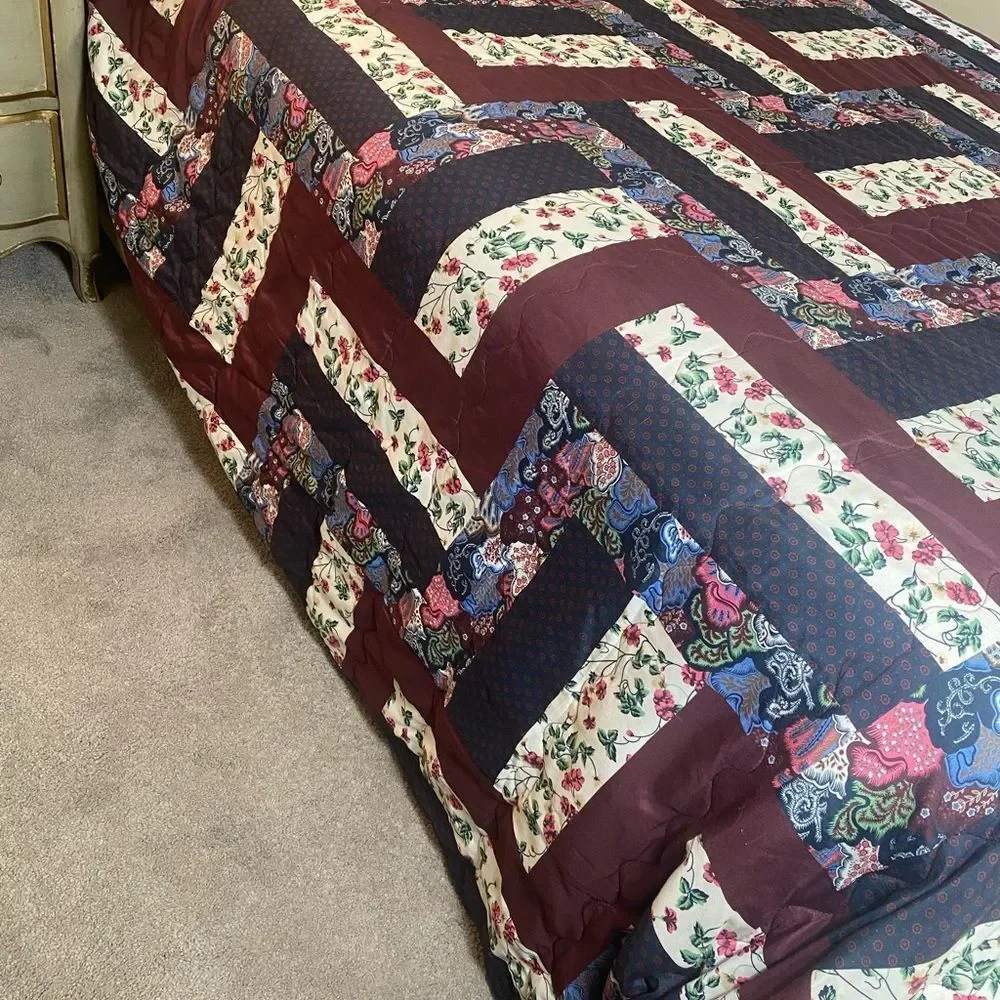 Bed Bath & Beyond Multicolor Patchwork print king comforter